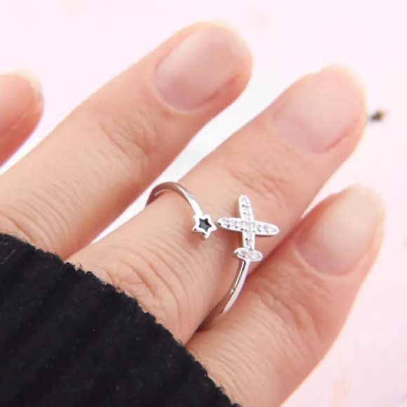 Silver Tone Airplane & Black Star Adjustable Ring - Picture 3 of 6